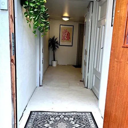 Retreat - Steps From Bryggen - Norwegians Minimum Age 25 Apartament *