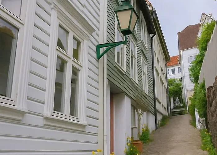 Retreat - Steps From Bryggen - Norwegians Minimum Age 25 Διαμέρισμα